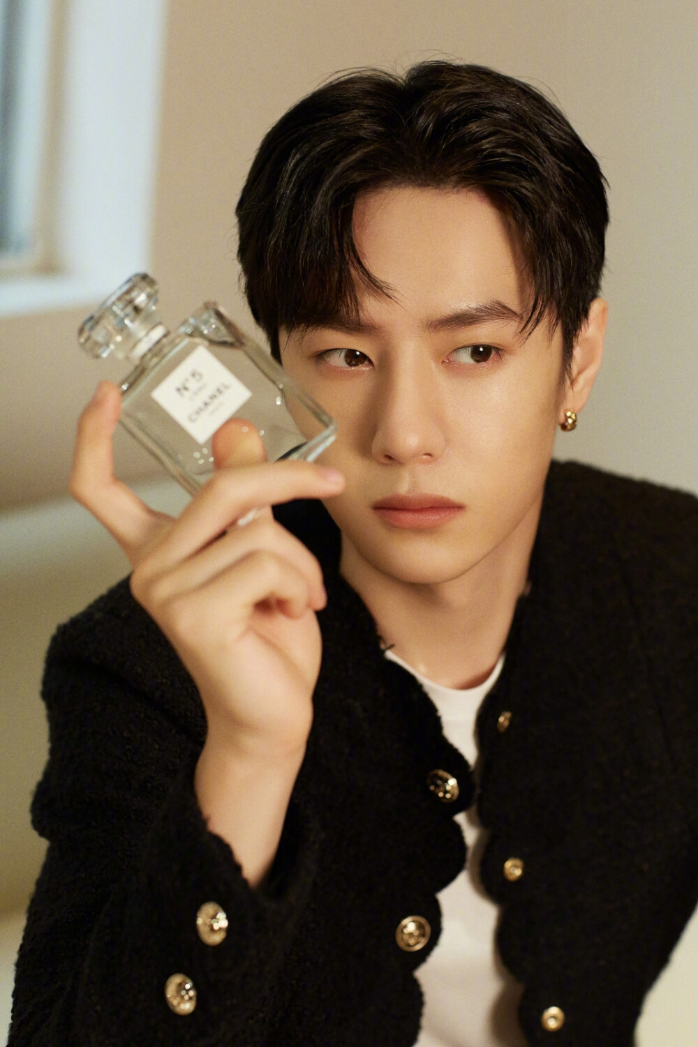 201020 小象王国: 王一博 for chanel 78 穿着2020秋冬斜纹软呢外套