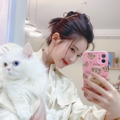 ᴾʳᵒᵇᵃᵇˡʸ ᵍʳᵒʷⁱⁿᵍ ᵘᵖ ᵃⁿᵈ ˡᵒˢⁱⁿᵍ ᵐʸ ᶠᵒʳᵐᵉʳˢᵉˡᶠ.
原.小浔糊涂