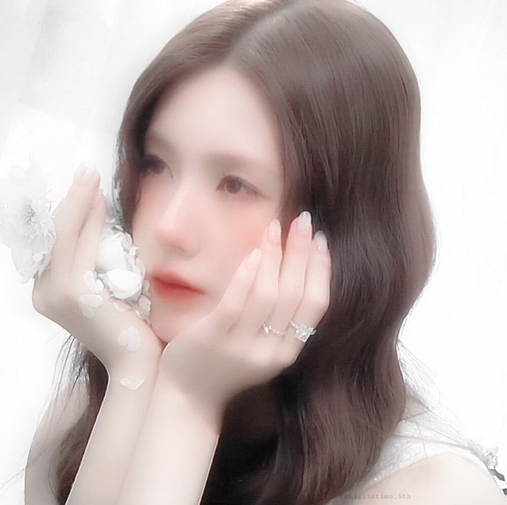 73 以簪为信日月为期定不负你. 小卷想吃烤红薯/赵美延头像.