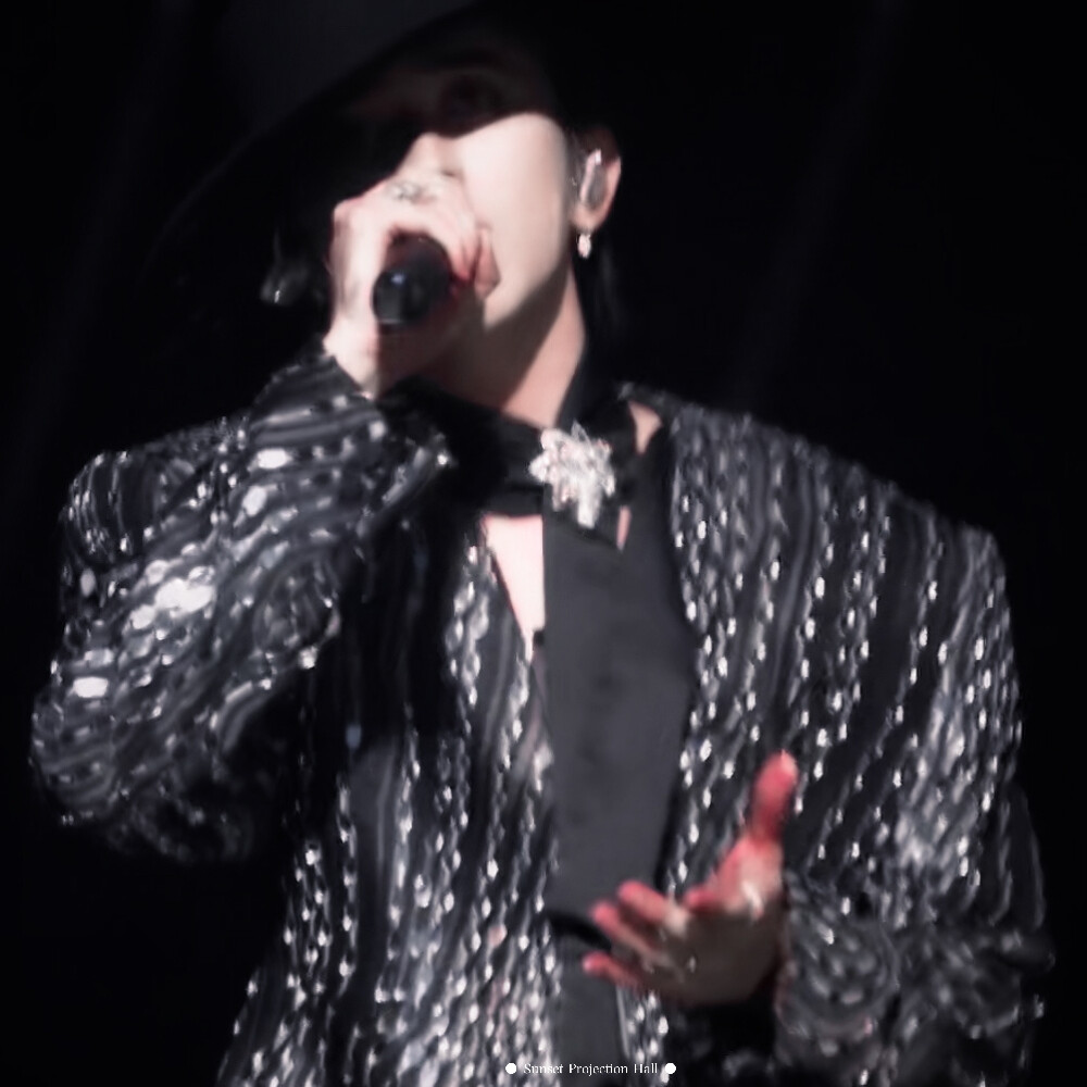 蔡徐坤
©顾玖玖