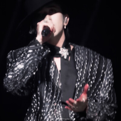 蔡徐坤
©顾玖玖