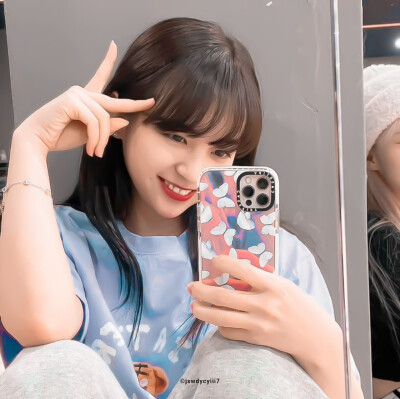 *PHOTO IN MIRROR