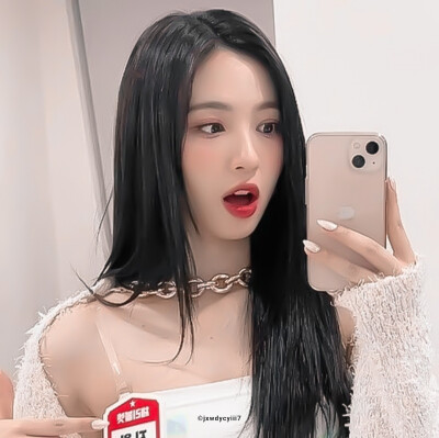 *PHOTO IN MIRROR