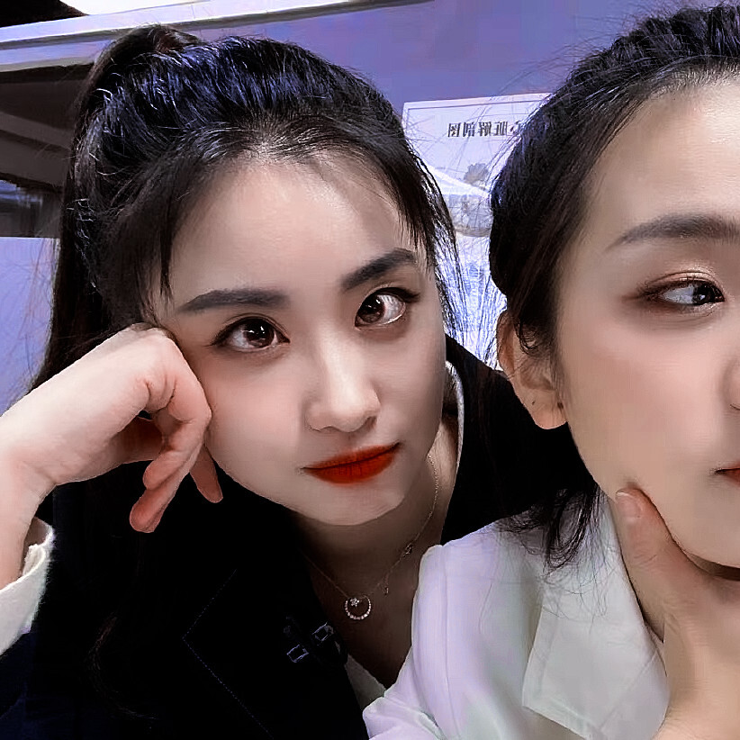 初入职场的我们法医季
屈轶龄and向琴琴