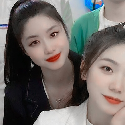 初入职场的我们法医季
屈轶龄and向琴琴