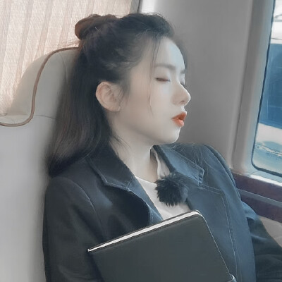 初入职场的我们法医季
屈轶龄and向琴琴