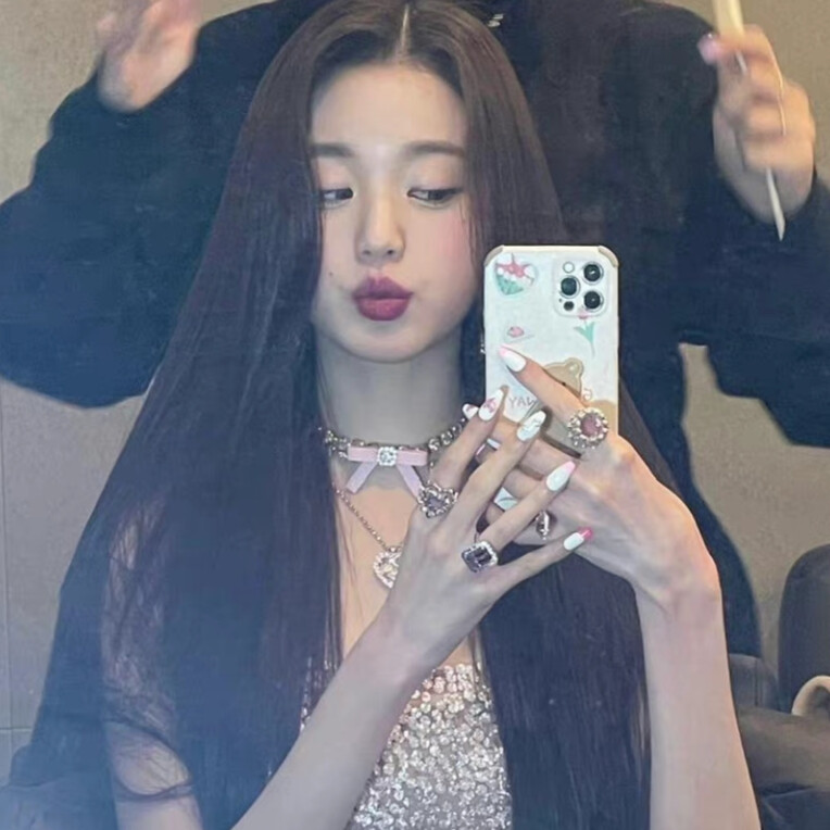 安宥真｜张元英
