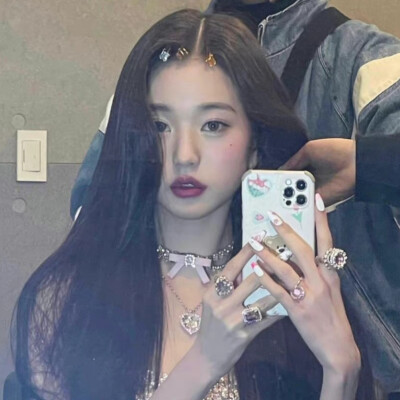 安宥真｜张元英
