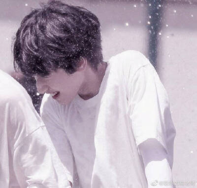 严浩翔头像 | 我喜欢他 所以希望他走的路要繁花盛开 要人声鼎沸