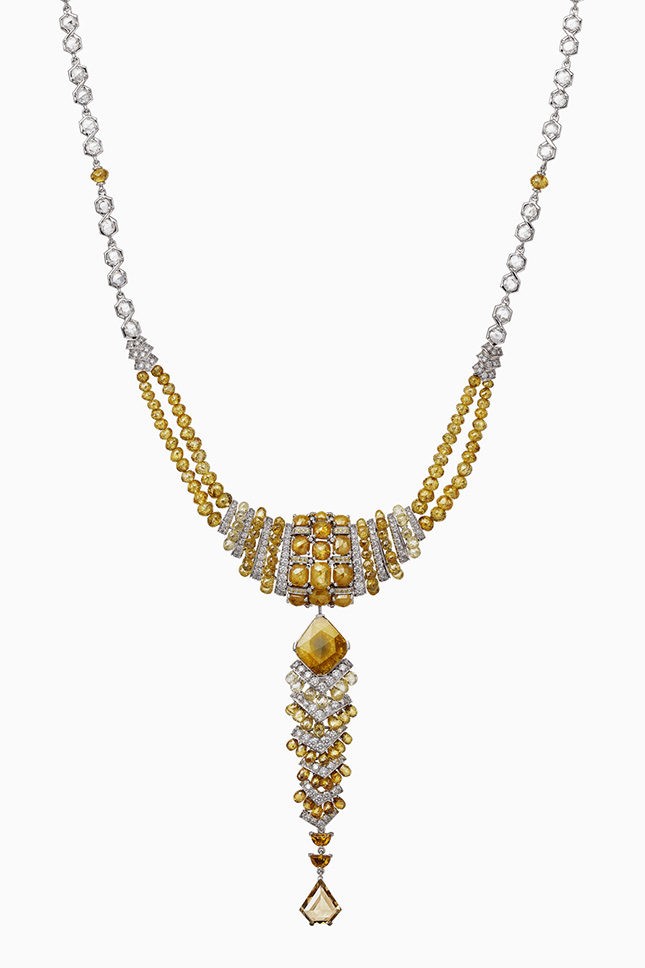 Cartier 卡地亚「Magnitude 星等」系列灵感源自宇宙天体 Yuma 白金项链 镶嵌黄钻、棕色钻石和无色钻石 太阳光芒