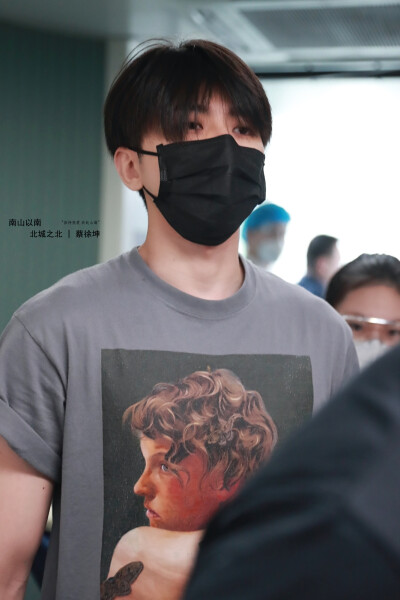 20220507
深圳飞温州
录制顺利
wb:南山以南北城之北｜蔡徐坤