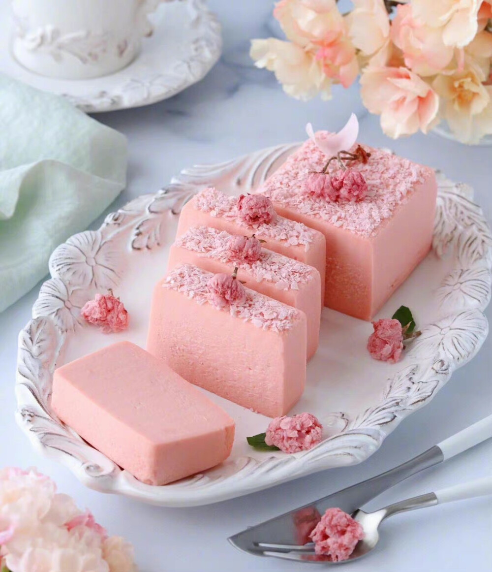 草莓味的粉红