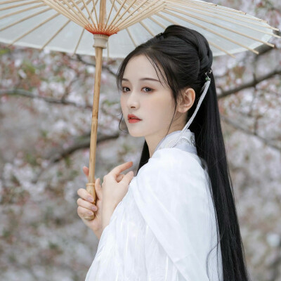 素人女头可二改。
注明程愫。