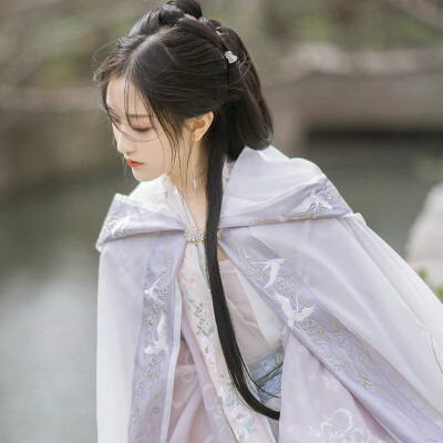 素人女头可二改。
注明程愫