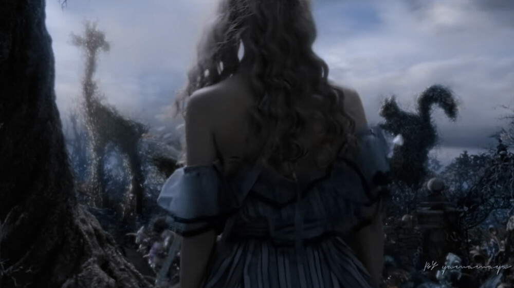 橙光素材 欧风 童话 场景/剧情
截自：电影《爱丽丝梦游仙境》