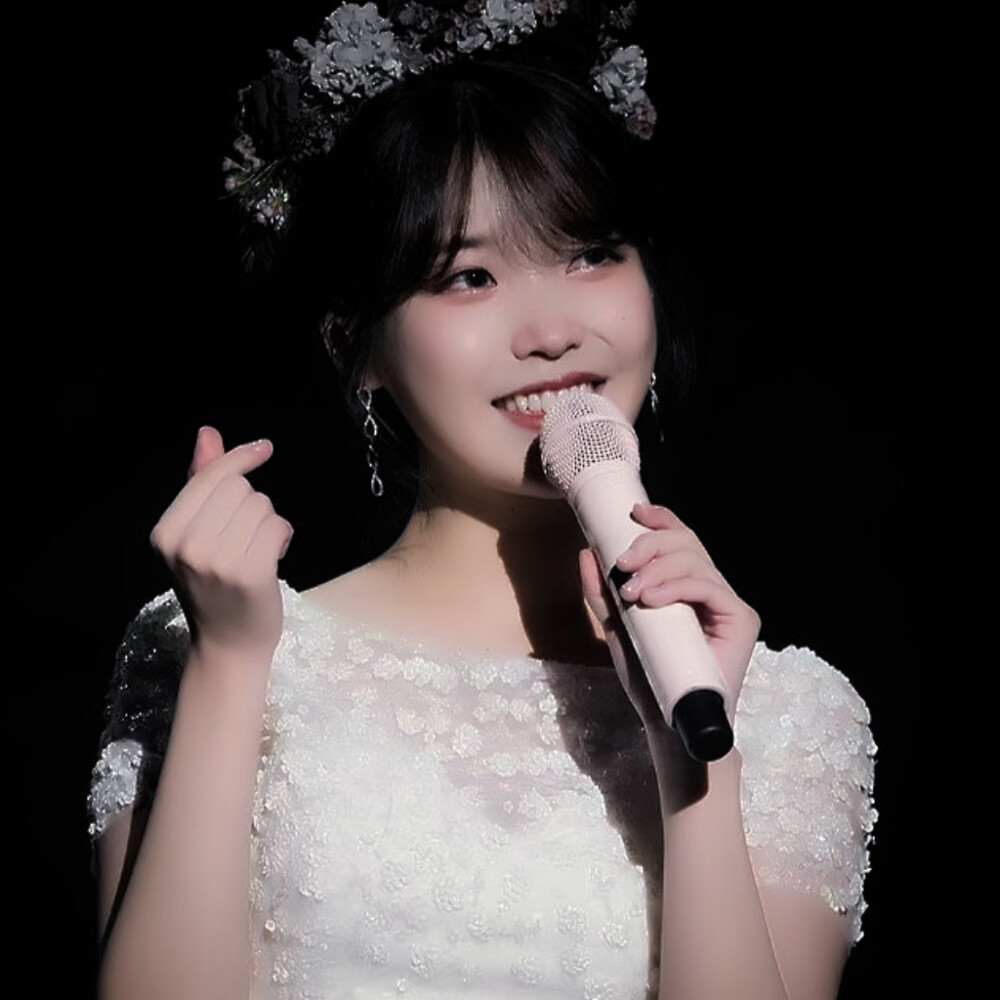 moonlight_iu Clear love & sincere like.