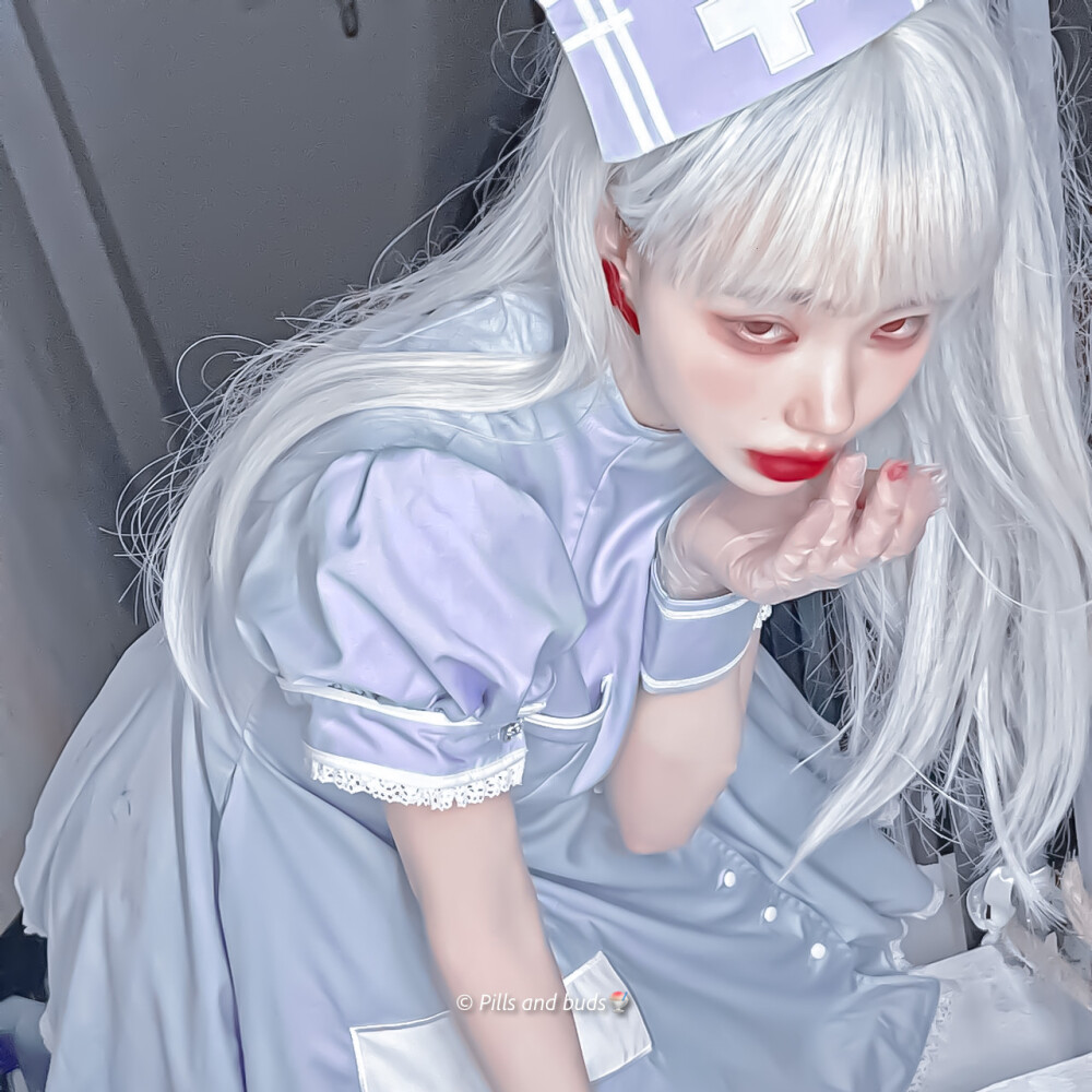 ：枯萎的玫瑰和腐烂的爱