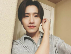 伯远 剪新发型啦