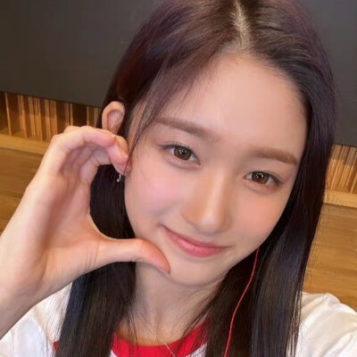 李瑞｜Liz｜GAEUL

