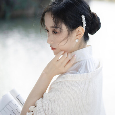 素人女头可二改。
注明程愫。