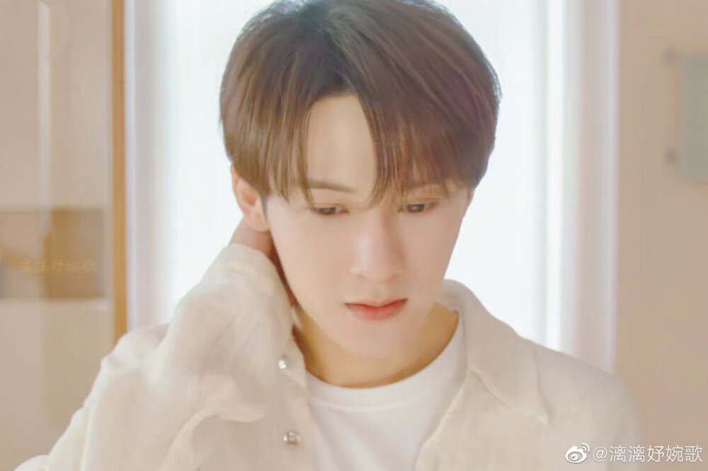 素士电动牙刷代言人