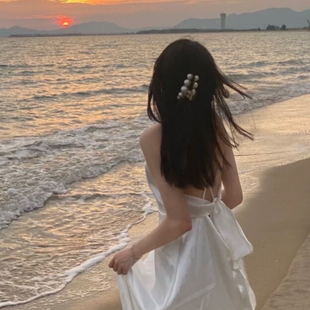 海边浪漫的姑娘