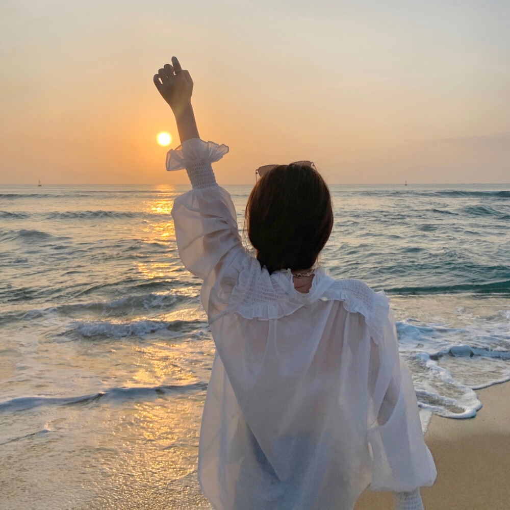 海边浪漫的姑娘