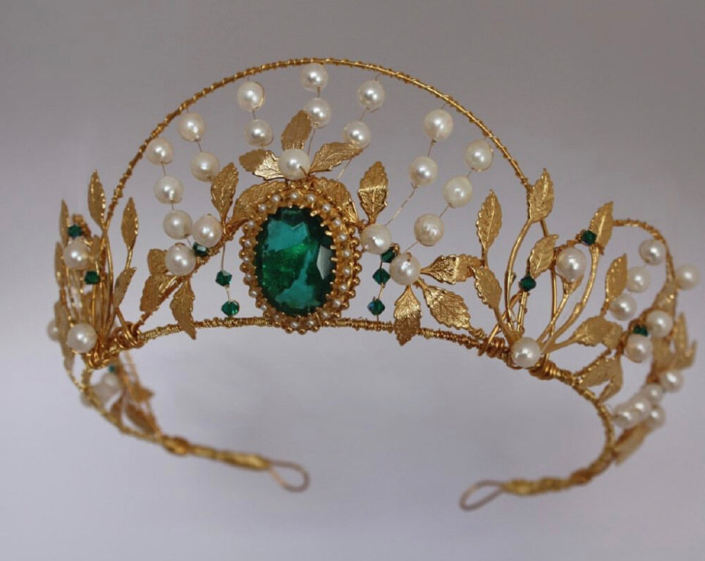 王冠和漂亮的头饰