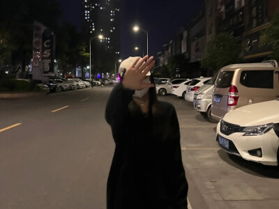 美女冒泡，咕噜咕噜，图片自取，无水印