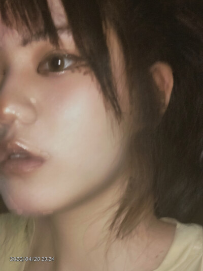 美女冒泡，咕噜咕噜，图片自取，无水印