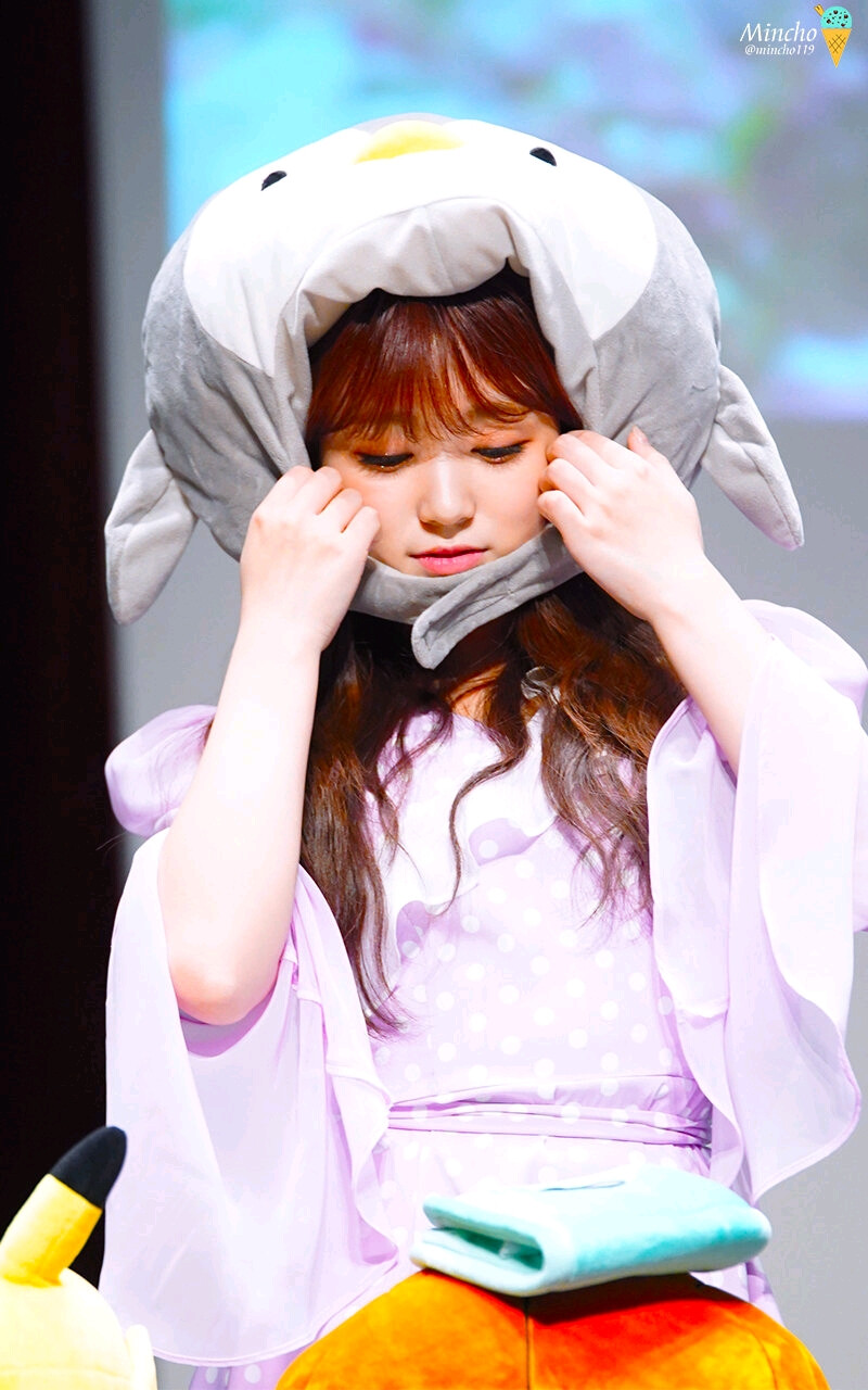 路拍
矢吹奈子
nako