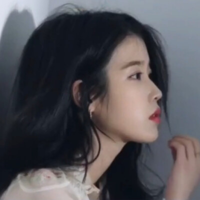 IU