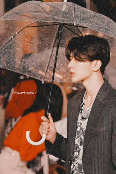 微博@玫瑰星葵
蔡徐坤