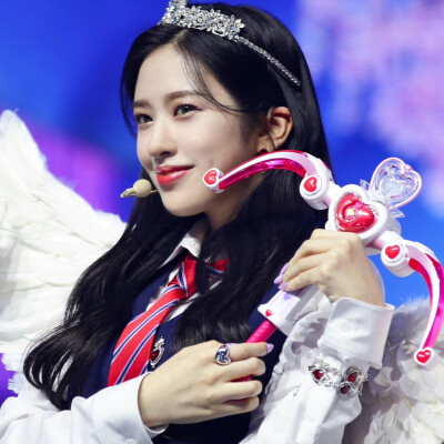 安宥真｜张元英
