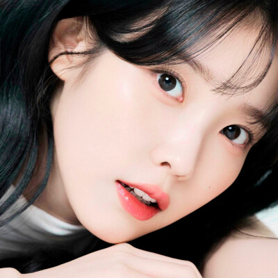 IU｜温柔学姐*