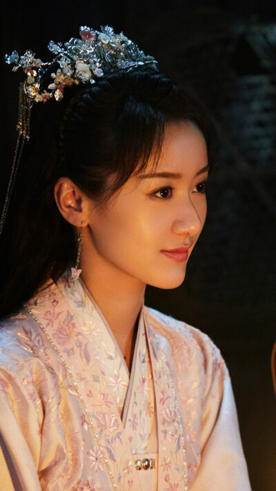 祝卿好 刘泠 袁冰妍