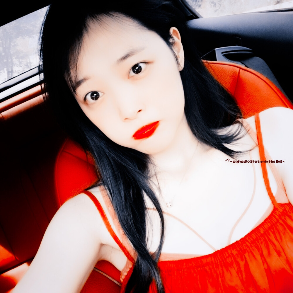 ·Sulli
1 9 9 4 0 3 2 9 - 2 0 1 9 1 0 1 4