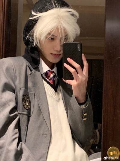 白毛张人0