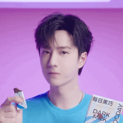 每日黑巧：
想表白，没勇气？
不如换种更巧的方式♥
用每日黑巧牛奶黑巧「每日心意礼盒」表白
七分甜力牛奶黑巧，加三分信心，成就十分爱意，甜力全开！
有黑巧的每一天，都是爱的补给。
一份心意，享三种口味——纯…