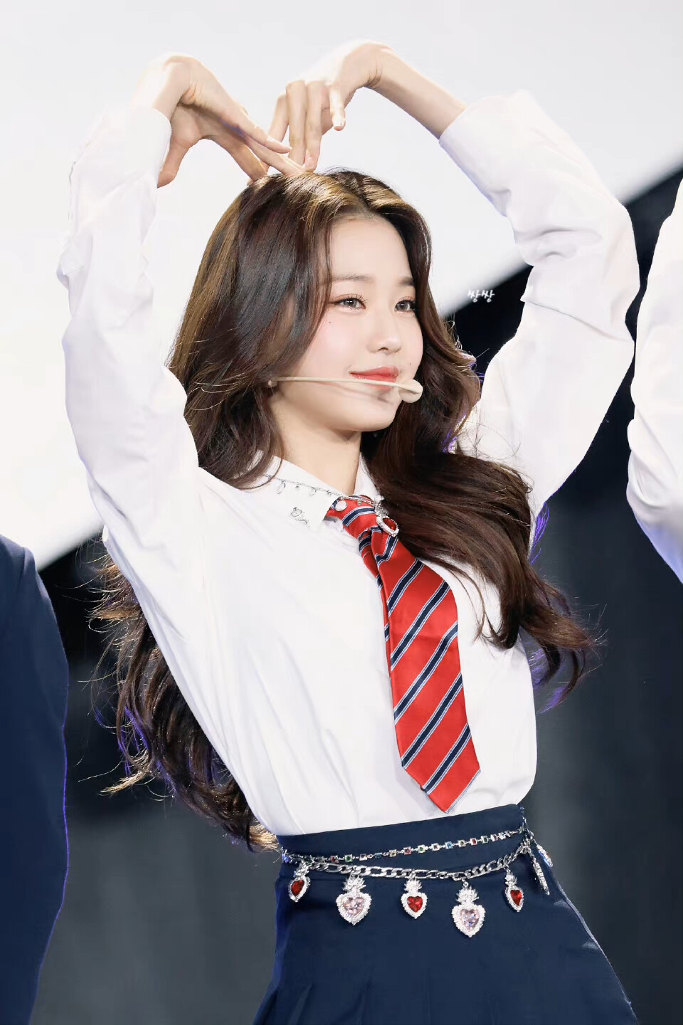 张元英 cr.logo - 堆糖,美图壁纸兴趣社区