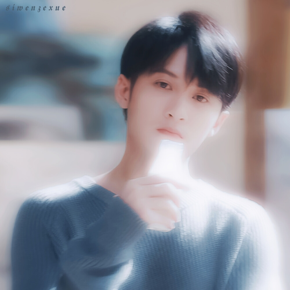 手我是有的。——“手我是有的，就是不知如何碰你。”
©林乞