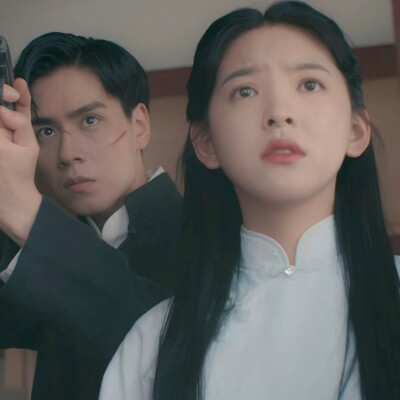 ◎胡一天 章若楠
◎张启 孟海棠
《凭栏一片风云起》
“我接住你”