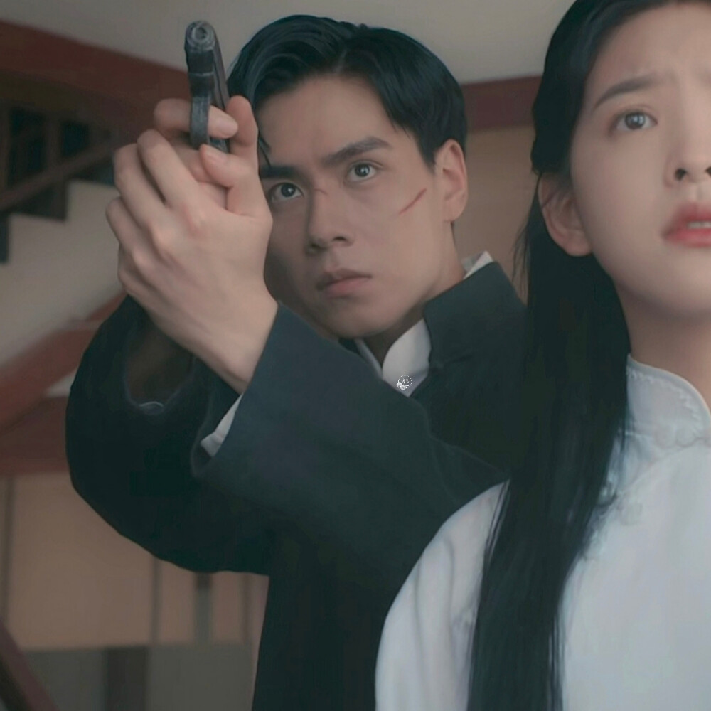 ◎胡一天 章若楠
◎张启 孟海棠
《凭栏一片风云起》
“我接住你”