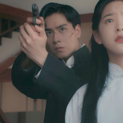 ◎胡一天 章若楠
◎张启 孟海棠
《凭栏一片风云起》
“我接住你”