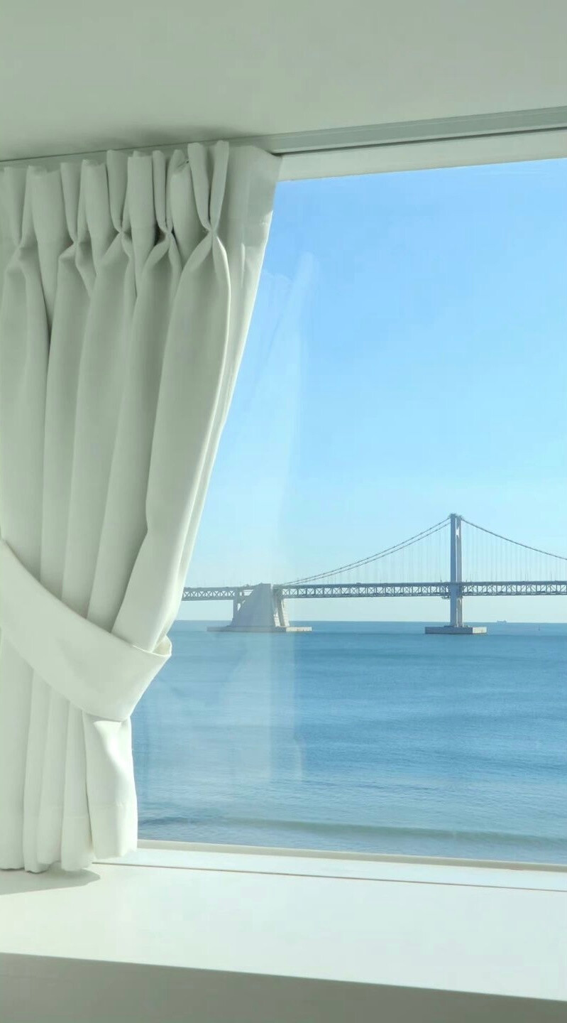 海压竹枝底复举 风吹山脚晦还明