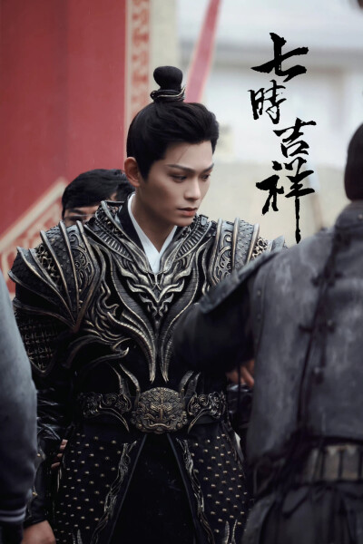 初空
cr:LILACS·丁禹兮