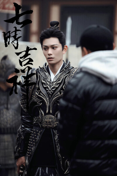 初空
cr:LILACS·丁禹兮