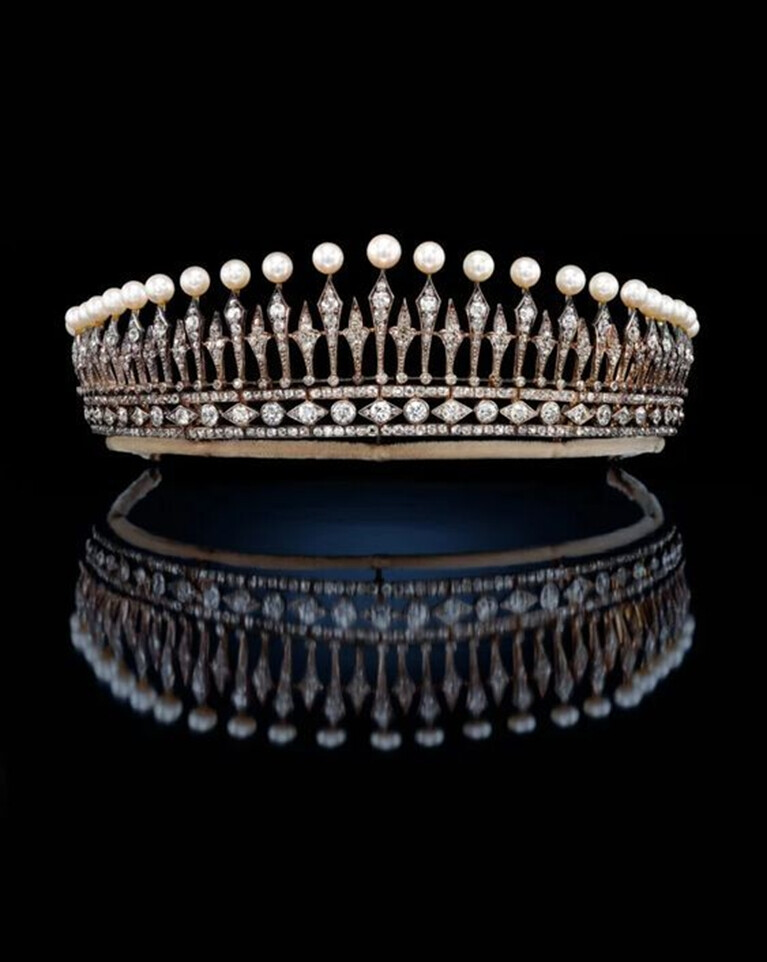 Duchess of Kent’s Pearl Fringe Tiara 英国肯特公爵家族的珍珠尖顶王冠