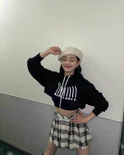 JIHYO 朴志效