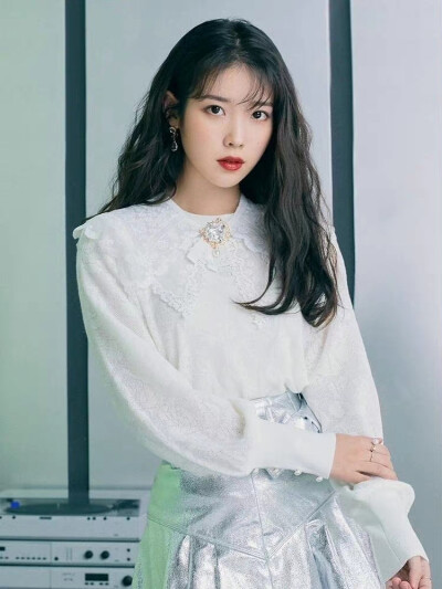 IU